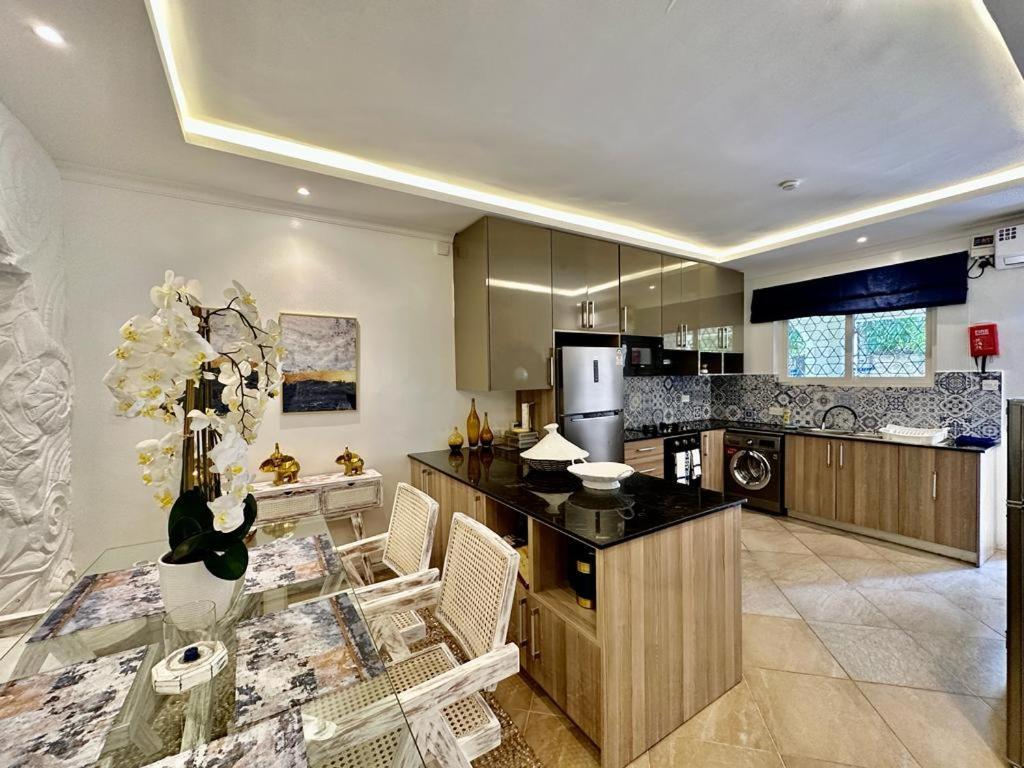 Amani Luxury Apartments Mombasa Esterno foto