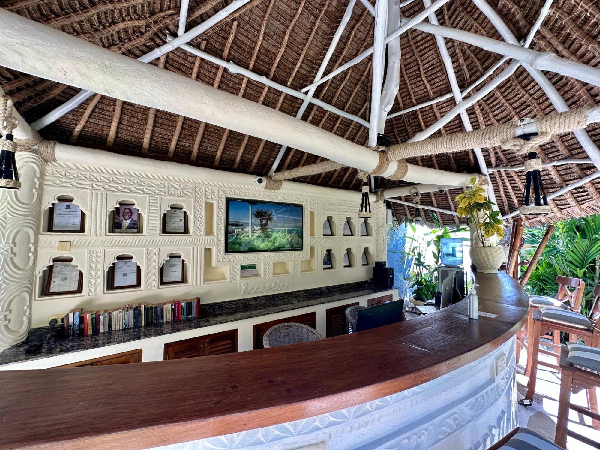 Amani Luxury Apartments Mombasa Esterno foto